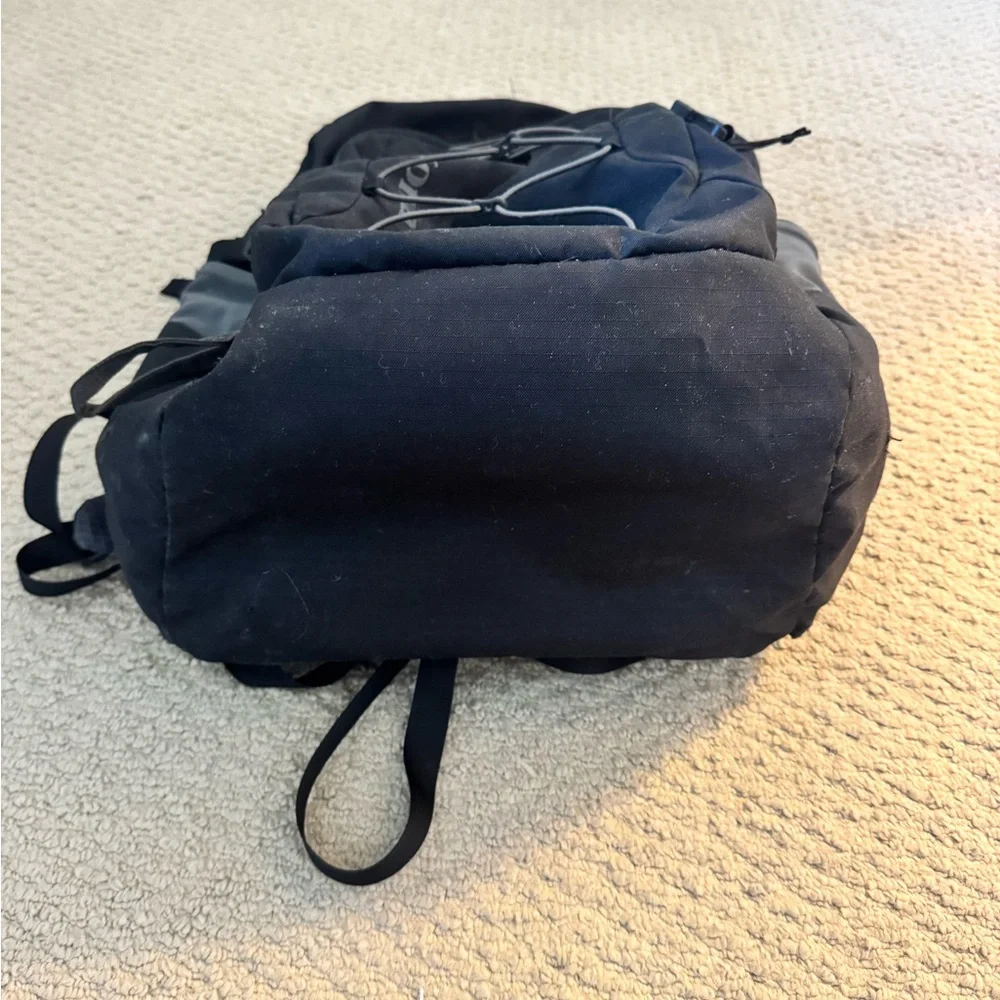 Black & Grey Patagonia Chacabuco 32L Unisex Large Backpack - Picture 2 of 8